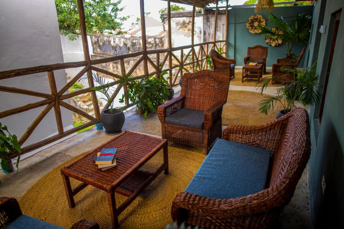 Firefly West Wing Hotel บากาโมโย ภายนอก รูปภาพ